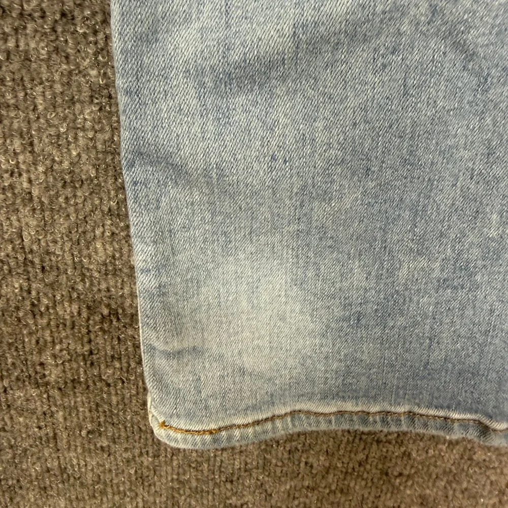 Levis Jeans Womens 10 Blue Light Wash Classic Bootcut Distressed Stretch 32x31